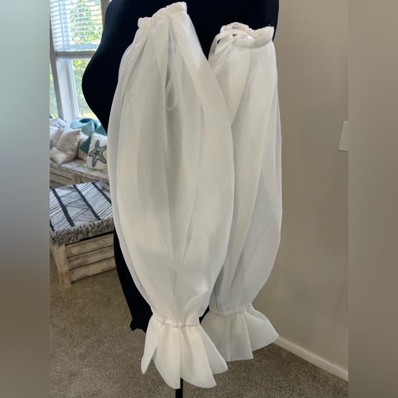Organza billow Bridal gown sleeves - Picture 1 of 3